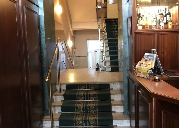 Goldene Spinne Hotel 3*