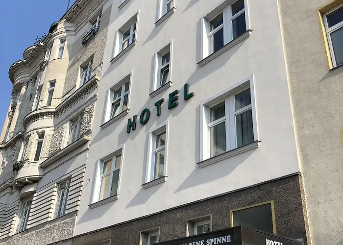 Hotel Goldene Spinne 3*